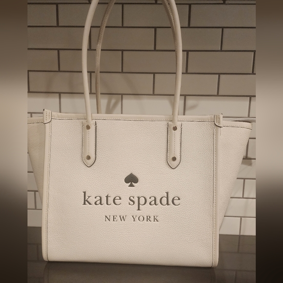 kate spade Handbags - Kate Spade Tote
